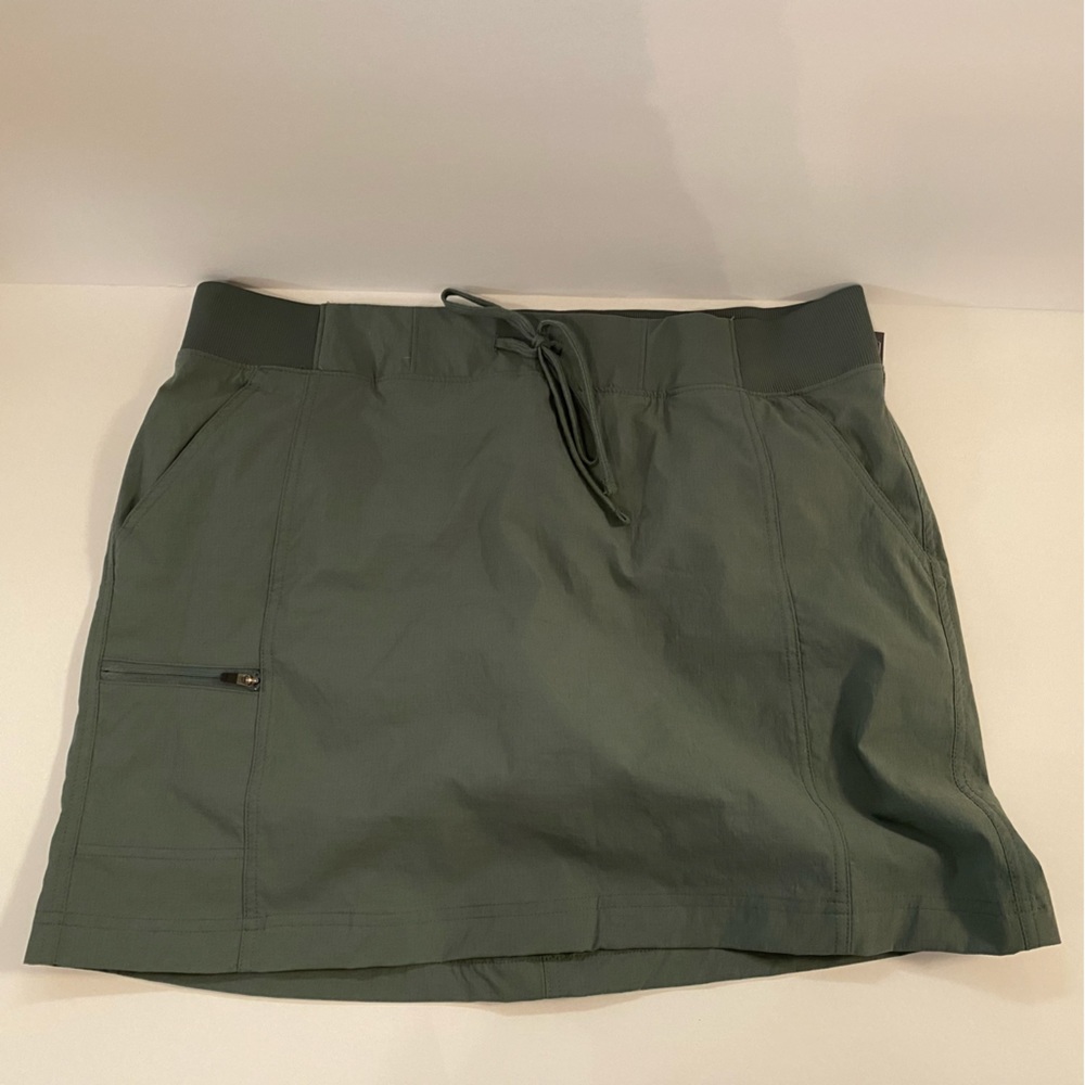NWT Eddie Bauer Skort Women’s Large Green Casual Outdoor Performance Sko…